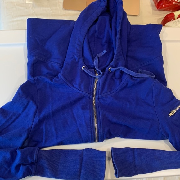 Born primitive Zip up hoodie - Picture 2 of 4